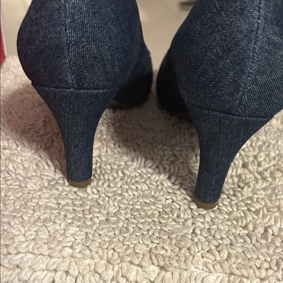 Kelly & Katie Blue Denim Heels worn once Sz 7.5 - Picture 6 of 10